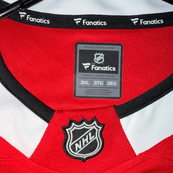 Fanatics Red Jonathan Toews Blackhawks Captain Jersey - Picture 6 of 9